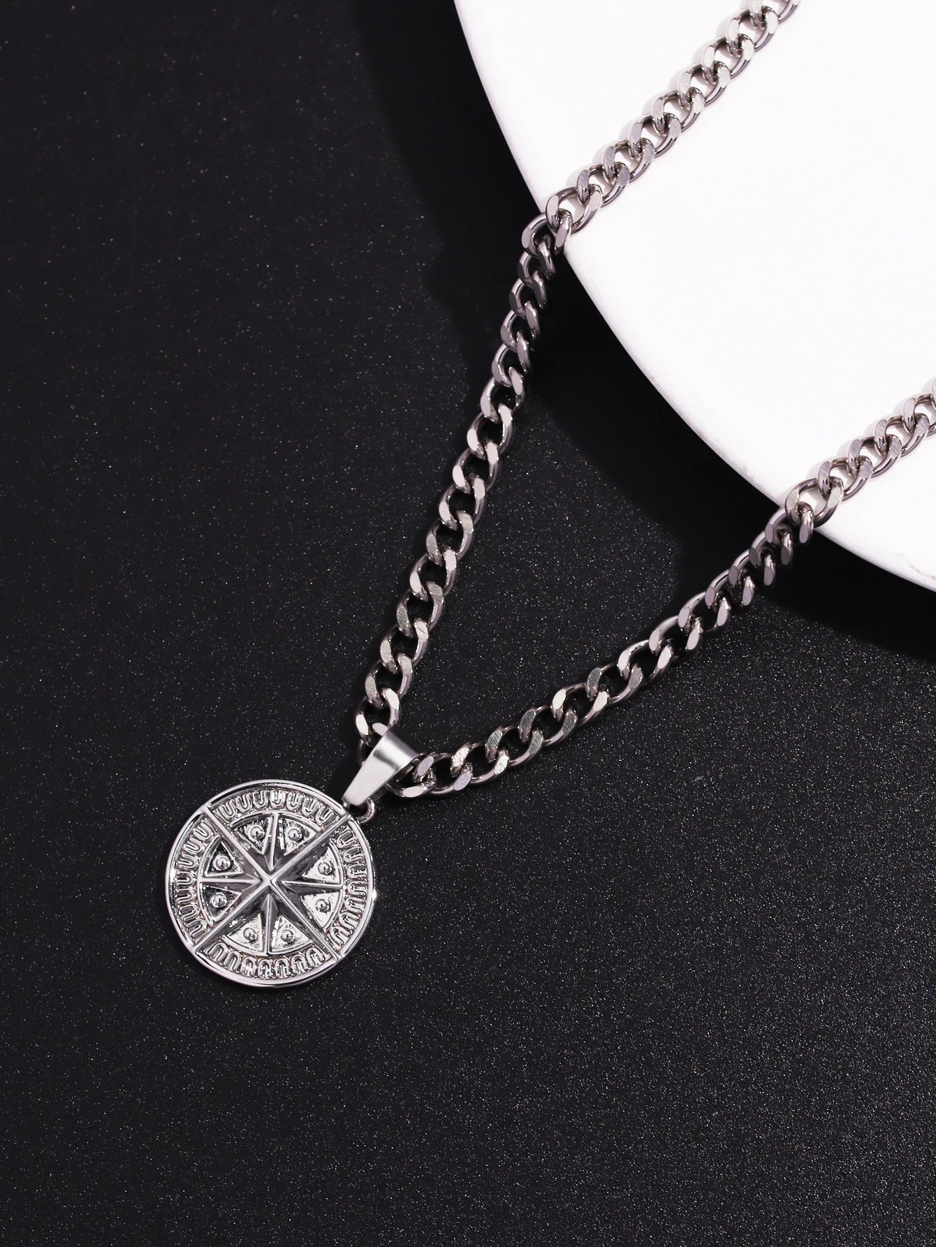 Men'S Silver Color Punk Style Metal Chain Necklace Pendant Compass Shape Star Fashion Men'S Necklace Jewelry